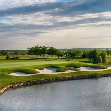 아파트 With Balcony, Lighthouse Golf Resort, 62sqm 발치크