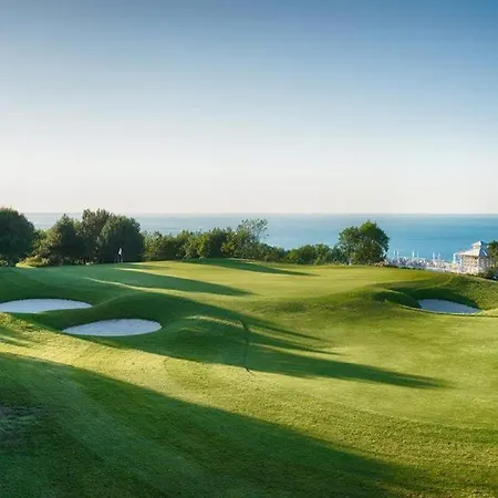 아파트 With Balcony, Lighthouse Golf Resort, 62sqm *